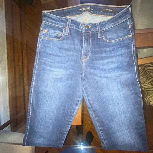 Guess Jeans - Picture 2 of 9